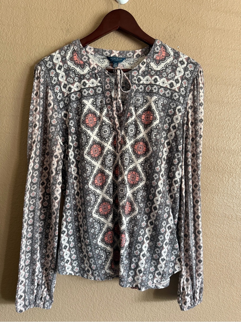 Lucky Brand Women's Gray & Coral Medallion Long-Sleeve Top Size Large